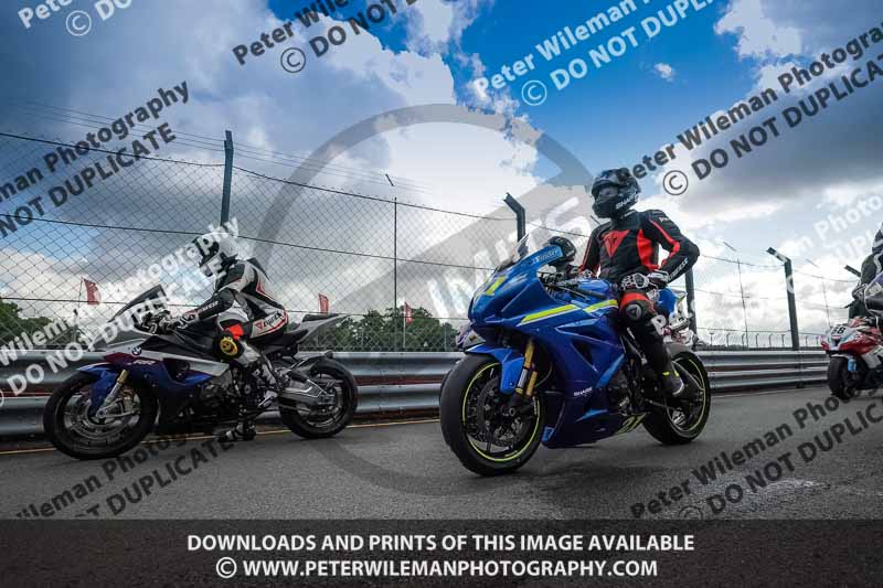 donington no limits trackday;donington park photographs;donington trackday photographs;no limits trackdays;peter wileman photography;trackday digital images;trackday photos